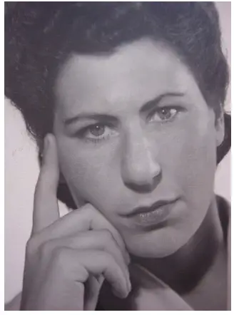 Ruth Faerber by Max Dupain